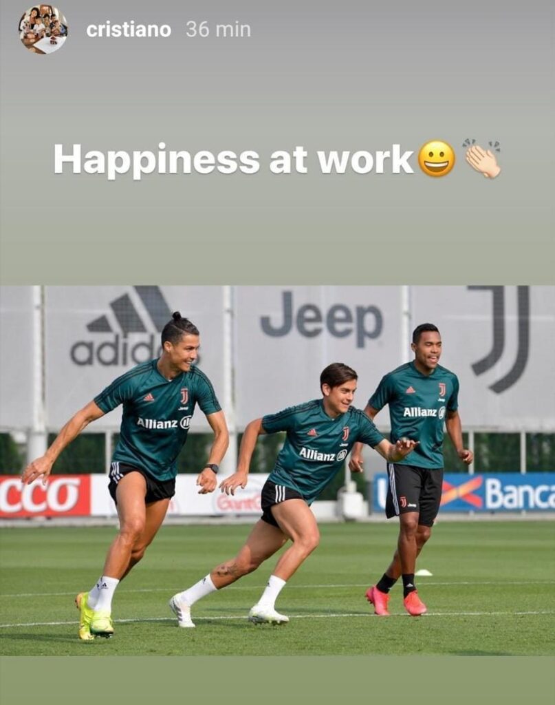 Cristiano Ronaldo col sorriso: «Felicità al lavoro» - FOTO 39 Cristiano Ronaldo