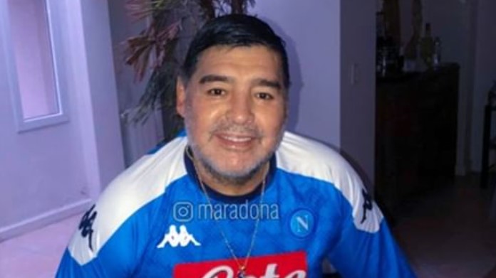Morte Maradona, indagato il medico: «Aveva bisogno d'aiuto, non era un pazzo» 36 Maradona 1