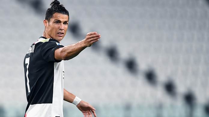 Cristiano Ronaldo e la nuova pettinatura: «Come mio fratello Panita» - FOTO 36 cristiano ronaldo 1 1
