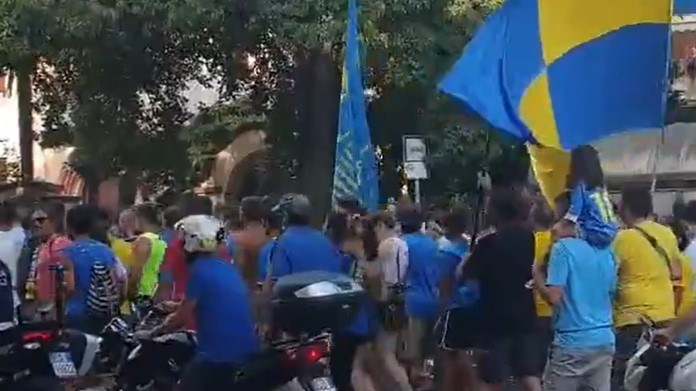 Tifosi Carrarese: grande folla in attesa dell'arrivo delle squadre - VIDEO 36 Tifosi Carrarese