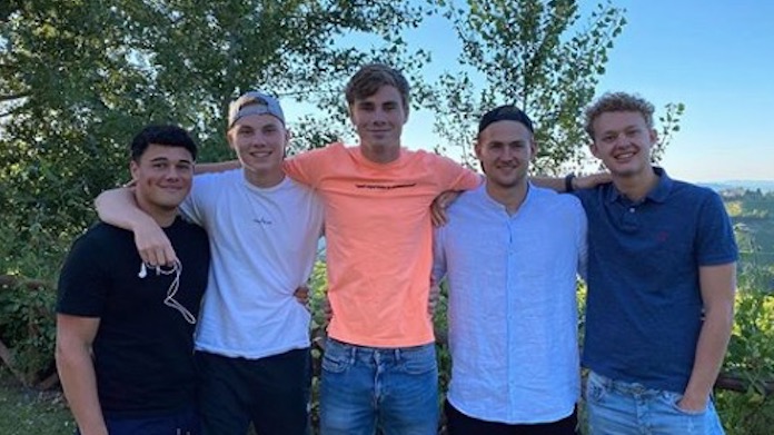 De Ligt, la foto di famiglia lascia i tifosi sconcertati - FOTO 36 de ligt famiglia