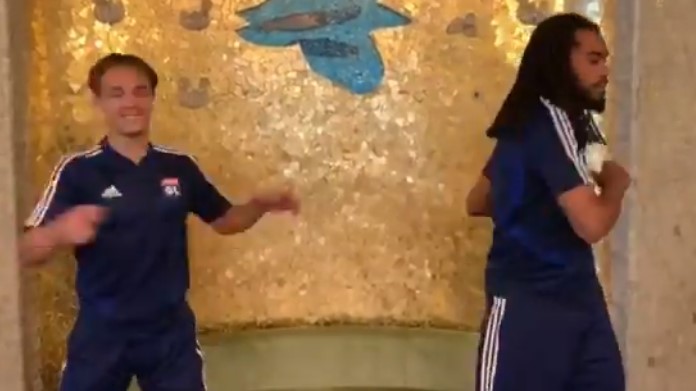 Lione, risveglio muscolare in albergo per i francesi - VIDEO 36 Riscaldamento Lione