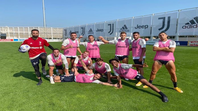 Bonucci: «Winning team». Ma la posa di Ronaldo è da ridere - FOTO 36 bonucci allenamento ronaldo pinsoglio juve