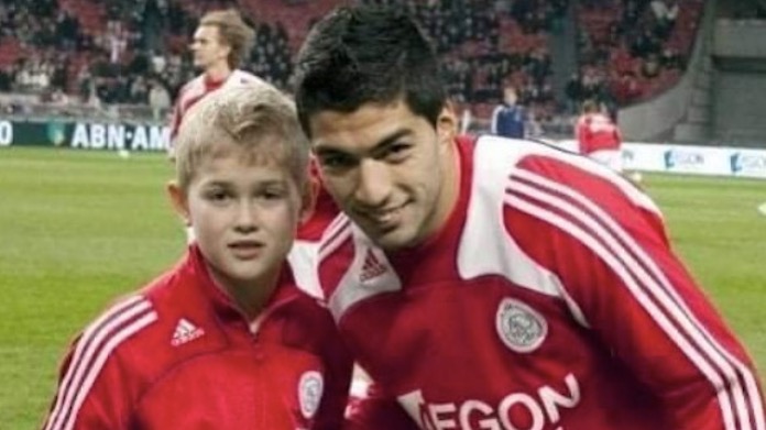 Suarez con baby De Ligt: i tifosi della Juve impazziscono per la - FOTO 36 de ligt suarez