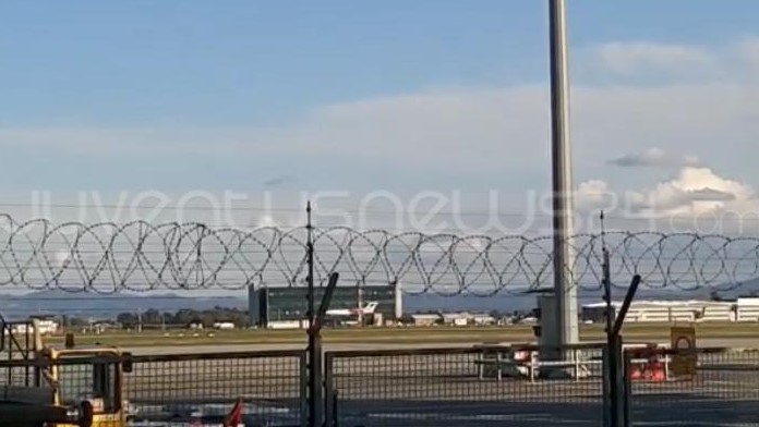 Spadafora: «Ronaldo ha violato il protocollo». Ma aveva l'autorizzazione sanitaria 36 Ronaldo atterrato a Caselle