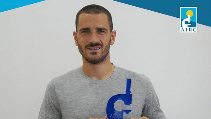 Bonucci scende in campo per la ricerca: ecco il gesto del difensore - FOTO 36 bonucci airc