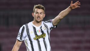 De Ligt: «Il Napoli ha qualità ed è veloce, giochiamo per fermarli»