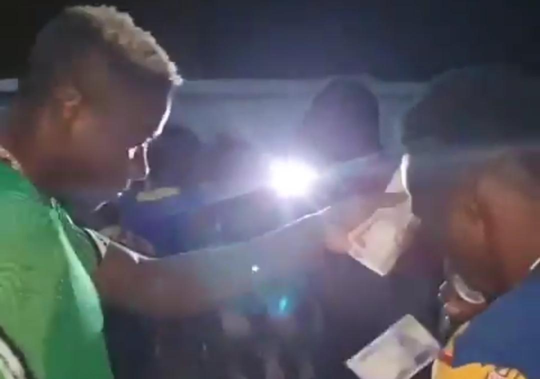 Osimhen, festa in famiglia senza mascherina: ora è positivo al Covid - VIDEO 36 WhatsApp Image 2021 01 01 at 19.36.25