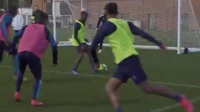 Aké incanta i tifosi Juve: quella giocata in allenamento... - VIDEO 38 allenamento marsiglia
