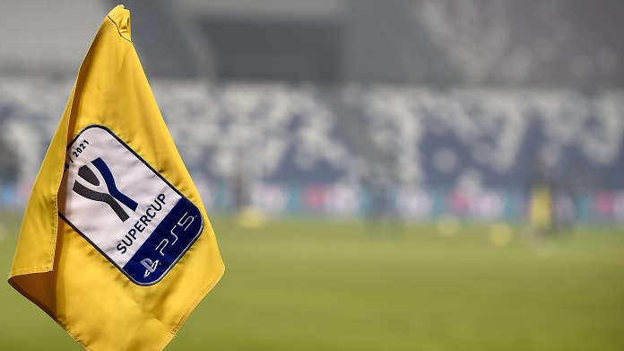 Supercoppa Italiana: la Juve alza il trofeo, ma l'incasso non è super 36 bandierina supercoppa