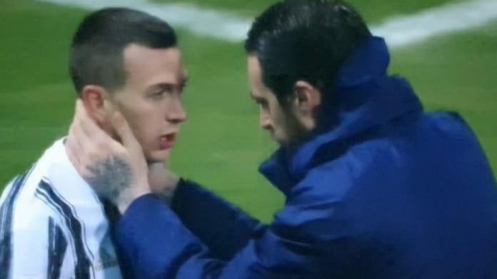 Bernardeschi-Pinsoglio, siparietto al break: così il portiere lo ha caricato 36 bernardeschi pinsoglio juve napoli supercoppa