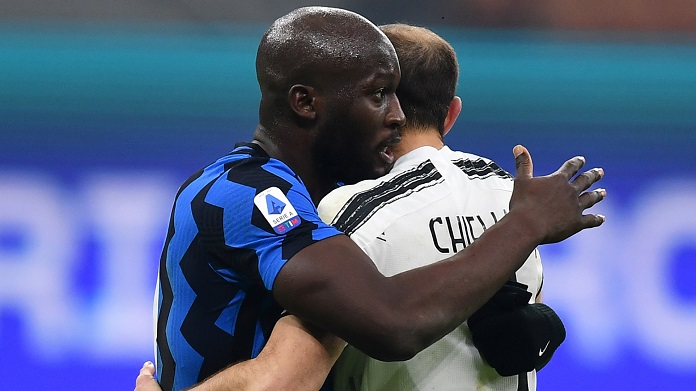 Lukaku "meglio" di Cristiano Ronaldo e Messi: quel dato sull'attaccante dell'Inter 36 chiellini lukaku 1
