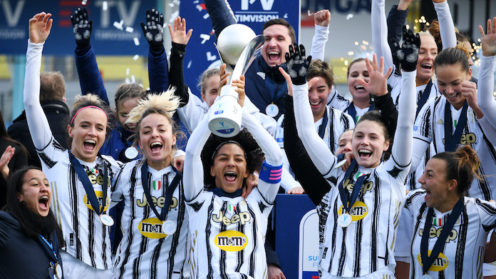 Juventus Women, estasi Supercoppa: tutti i messaggi sui social - GALLERY 36 supercoppa premiazione juventus women
