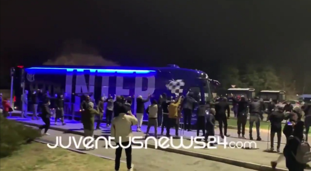 Juve Inter Coppa Italia: l'accoglienza dei tifosi bianconeri a Conte - VIDEO 36 WhatsApp Image 2021 02 09 at 20.03.35
