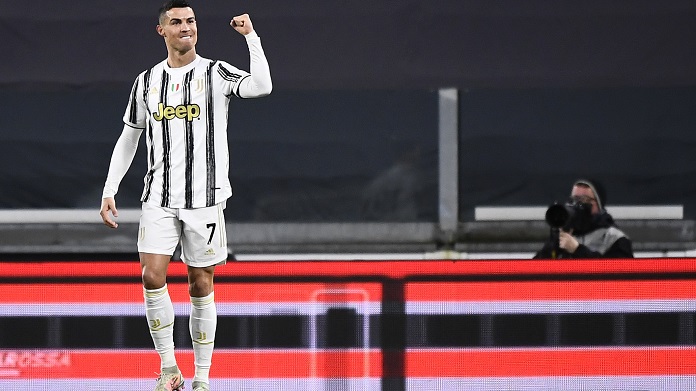 Tripletta Ronaldo perfetta: dal 2007 un bianconero non ci riusciva 36 esultanza ronaldo 2