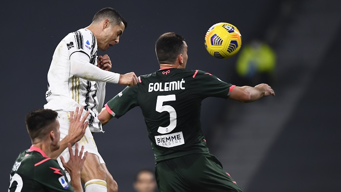 Ronaldo, che risveglio! «Buongiorno a tutti» da... CR7airlines! - FOTO 36 gol Ronaldo