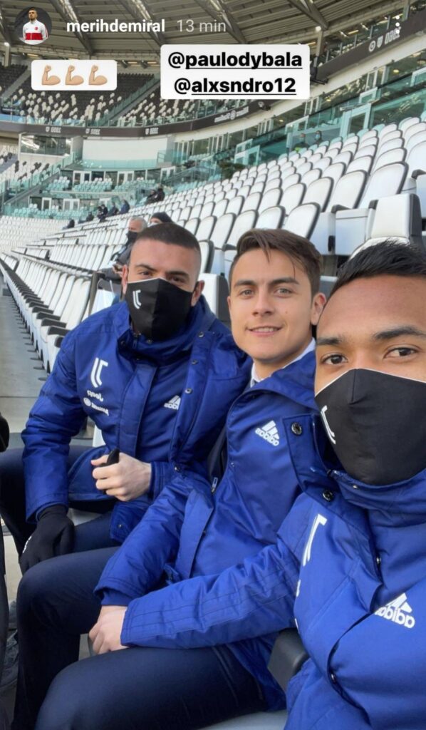 Juve Benevento: la carica dei tre giocatori infortunati ai compagni - FOTO 39 dybala alex sandro demiral