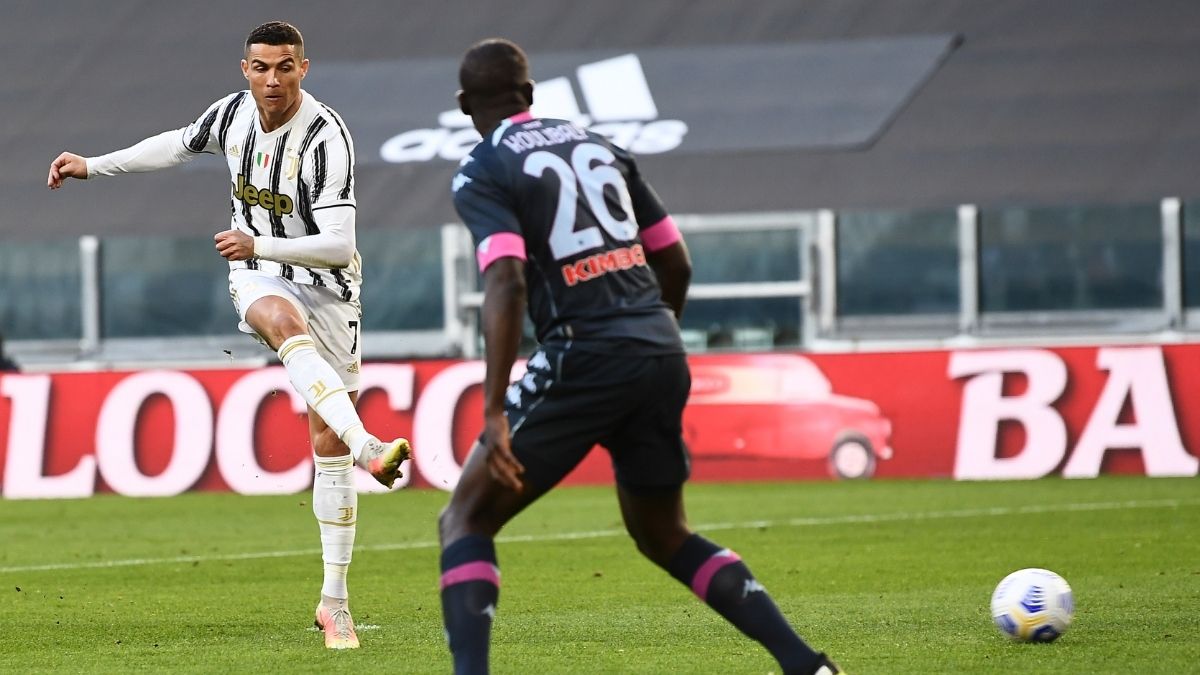 Gol Ronaldo: dribbling ubriacante di Chiesa e destro secco - VIDEO 36 Gol Ronaldo Juve Napoli