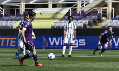 cucchiaio vlahovic juve fiorentina