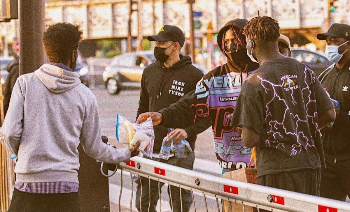 Kean cuore d'oro: il gesto dell'ex Juve per i senzatetto - FOTO 36 Kean beneficenza