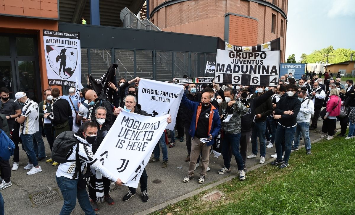 Coppa Italia, tensioni tra tifosi di Atalanta e Juve con due bombe carta: cosa è successo 36 Tifosi Juve Ata