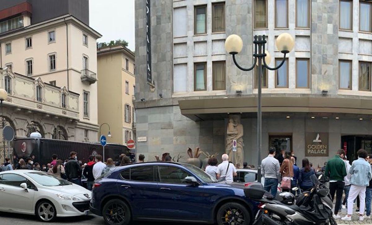 Juve Milan: cori anti-Bonucci dei tifosi rossoneri, clima infuocato! 36 albergo milan