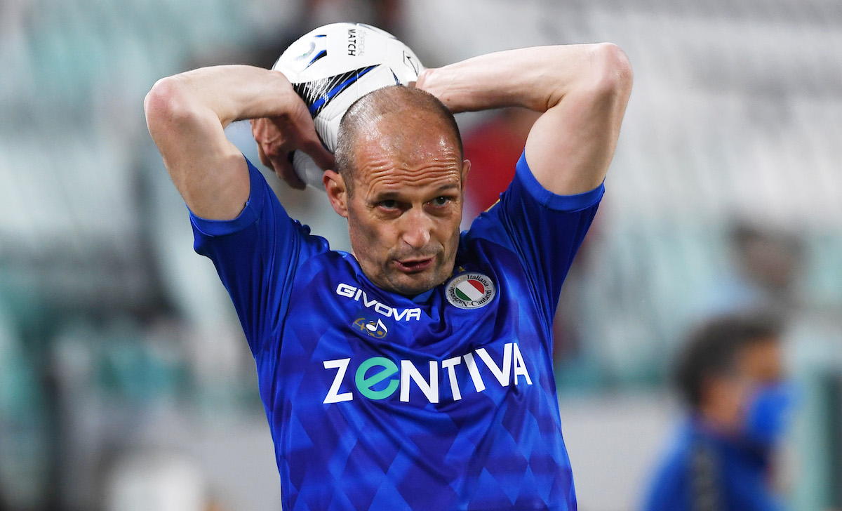 Allegri Buffon a colloquio nell'intervallo: fitto dialogo tra i due. L'episodio 36 allegri