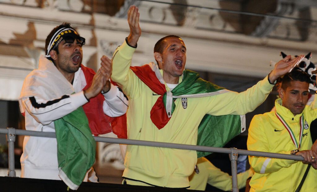 Scudetto Juve 6 maggio 2012: le immagini della festa della terza stella - GALLERY 64 chiellini scudetto juventus 2012