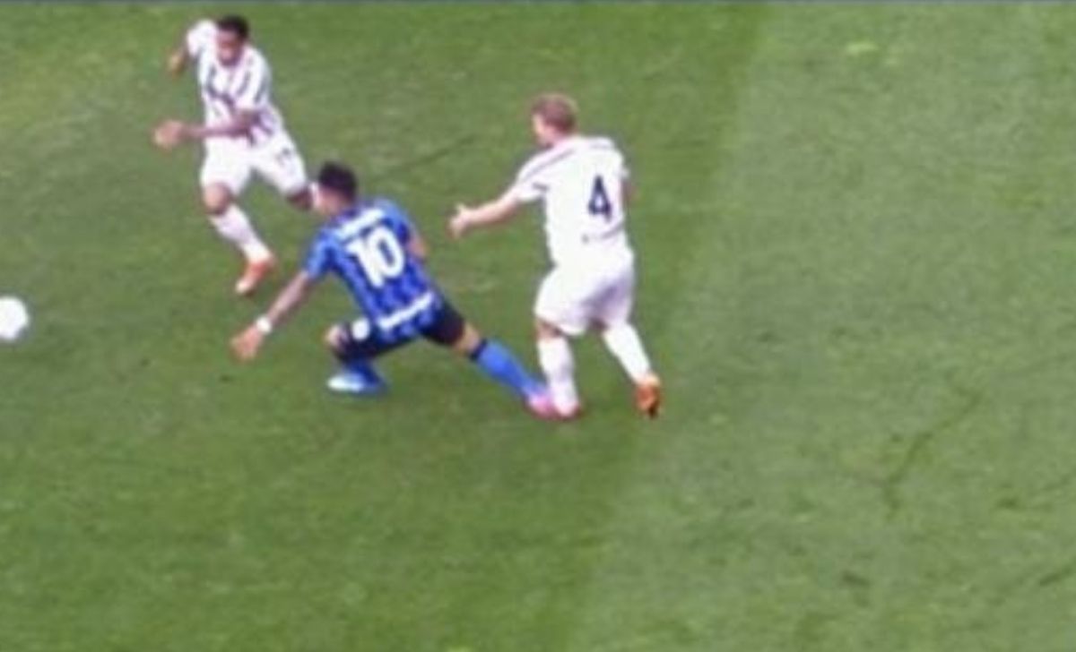 De Ligt Lautaro Martinez: pestone dell'olandese, Calvarese dà rigore 36 de ligt lautaro martinez rigore