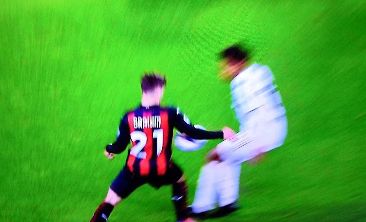 Fallo di mano Brahim Diaz: check al Var, ma il gol è confermato 36 mano brahim diaz