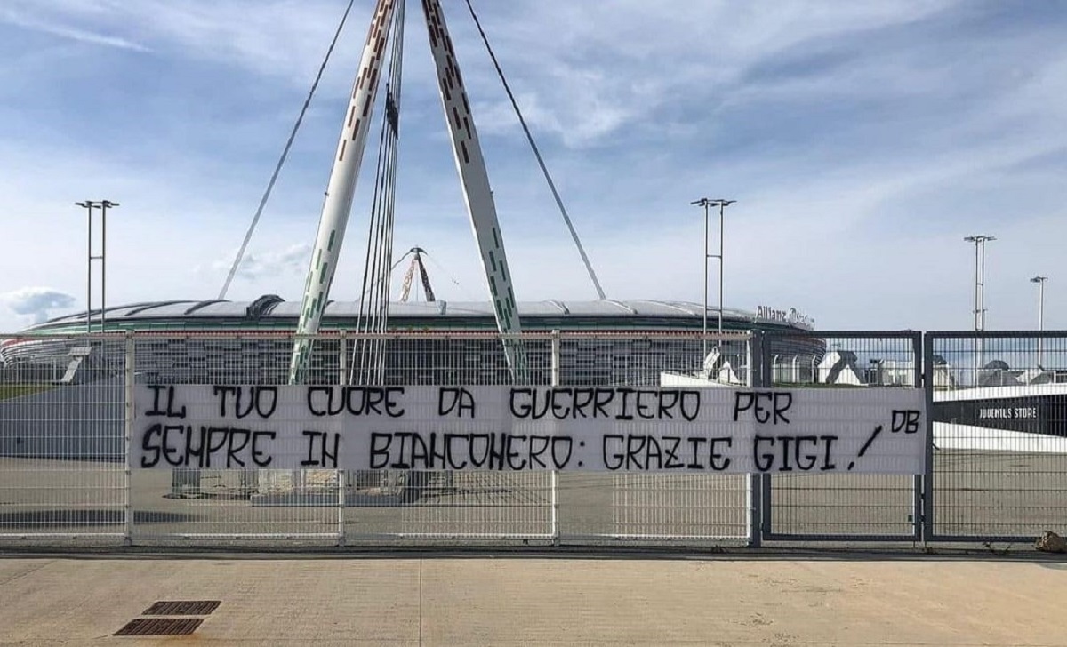 Striscione tifosi Juve per Buffon: «Per sempre in bianconero, grazie Gigi» 36 striscione juve buffon