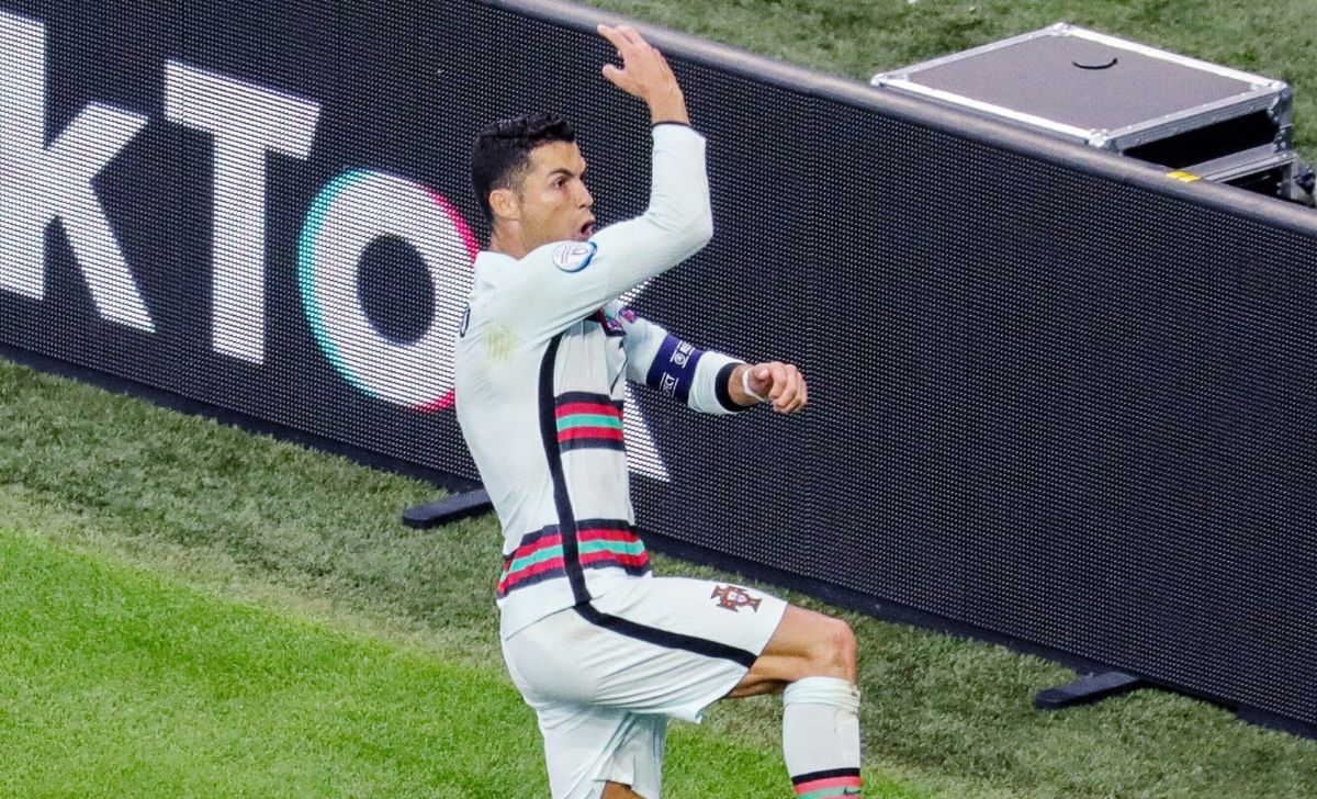 Ronaldo miglior marcatore degli Europei: la Serie A lo celebra così - FOTO 36 Ronaldo Portogallo esultanza