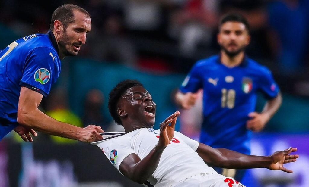 Chiellini Saka
