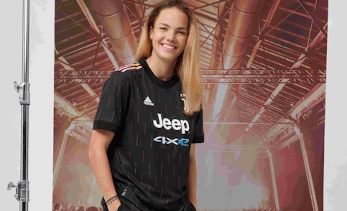 Juventus Women in posa con la nuova maglia away - FOTO 36 staskova juventus women