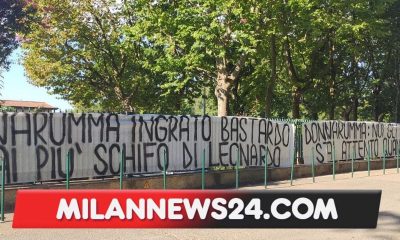 striscione donnarumma