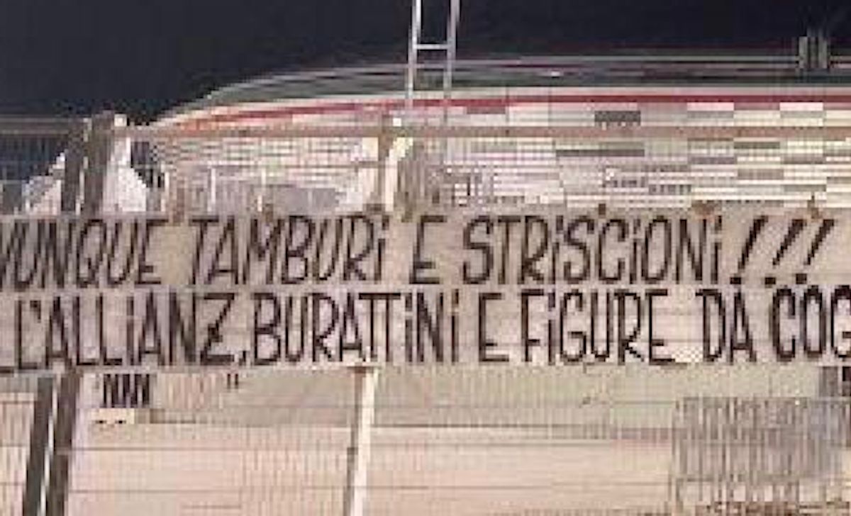 Striscioni tifosi Juve allo Stadium: «Burattini e figure da...». È contestazione - FOTO 38 striscioni allianz stadium