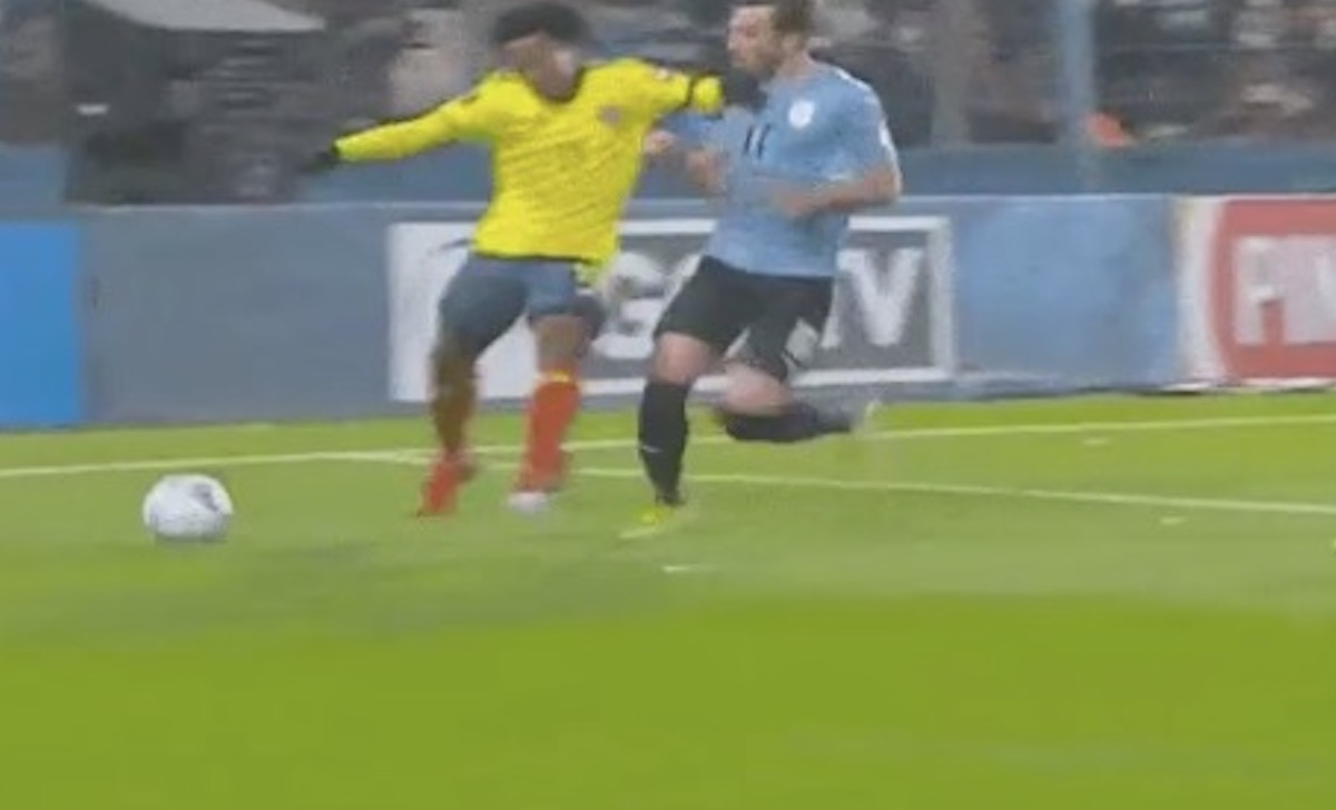 Gomitata Cuadrado in Uruguay-Colombia: Ziliani insorge - VIDEO 36 cuadrado colombia uruguay