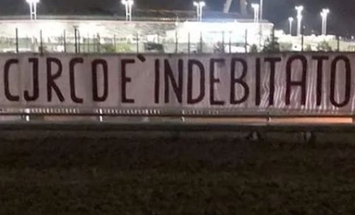 Tifosi Torino contro la Juve: il duro messaggio verso il derby - FOTO 36 striscione tifosi torino stadium