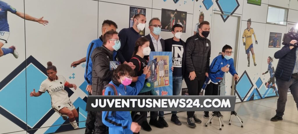 Chiellini all'evento Topps per Insuperabili: «Questi ragazzi mi fanno crescere» 38 chiellini insuperabili 1