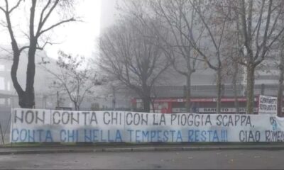 striscione lukaku inter