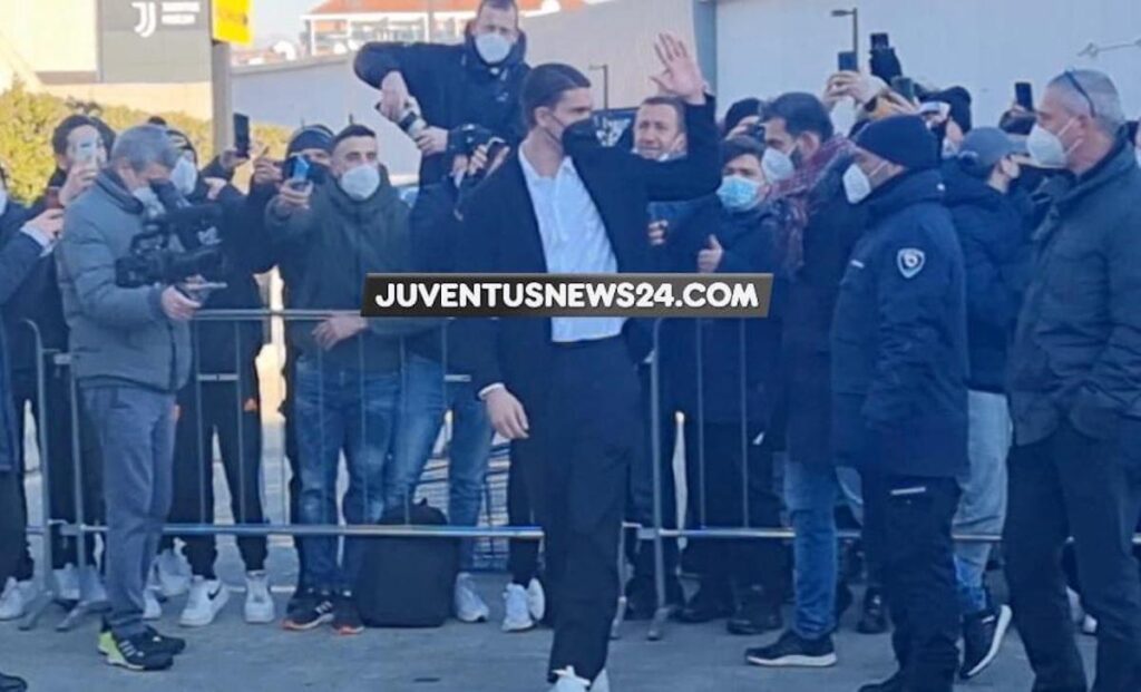Vlahovic Juve J Medical