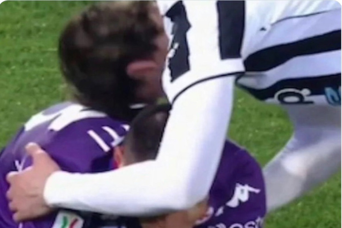 Vlahovic e il gesto a fine partita per un giocatore della Fiorentina 36 Vlahovic