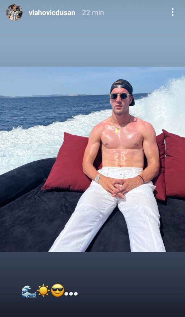 Vlahovic mostra i muscoli in vacanza: il serbo ricarica le pile - FOTO 37 21e23e11 d743 47e1 aa8b ac709010f491