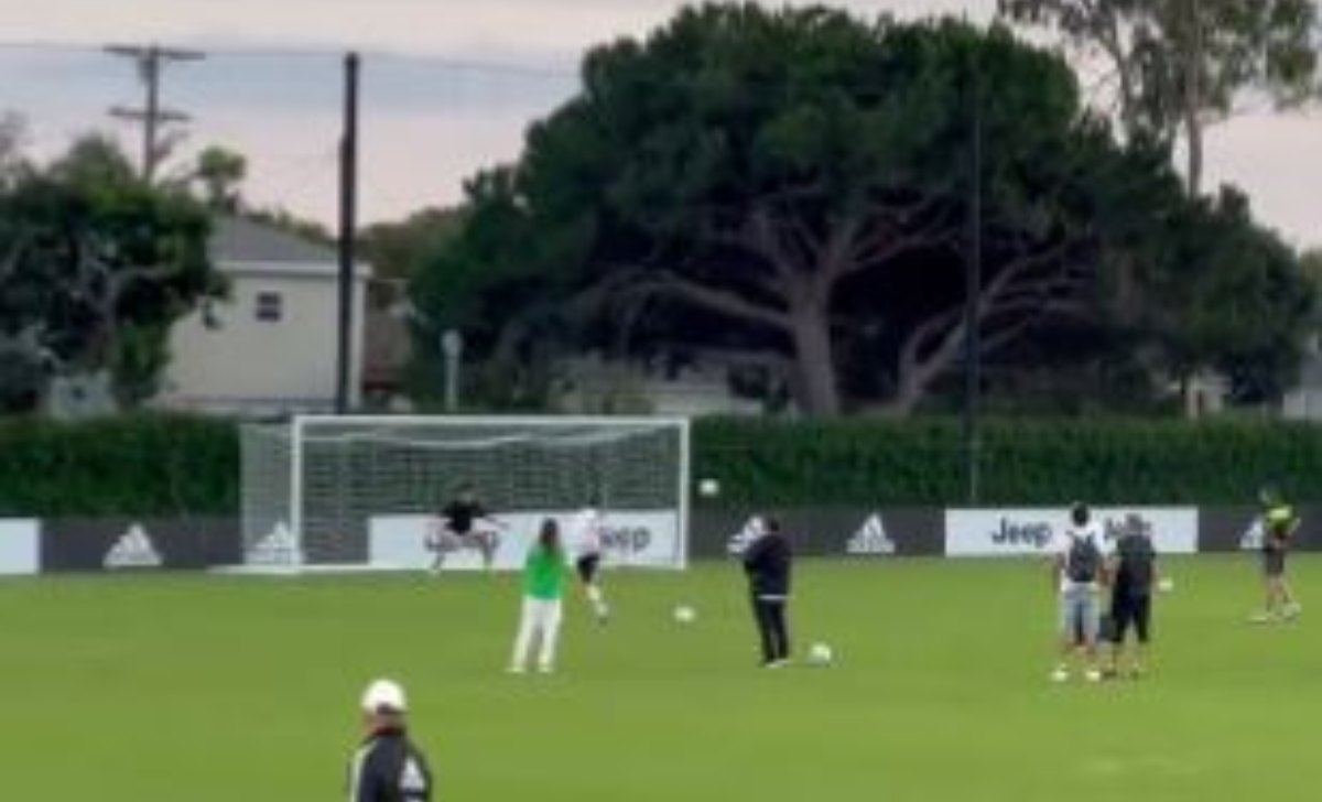 Del Piero e Di Maria show: sfida di punizioni a Los Angeles - VIDEO 36 Cattura 3 4