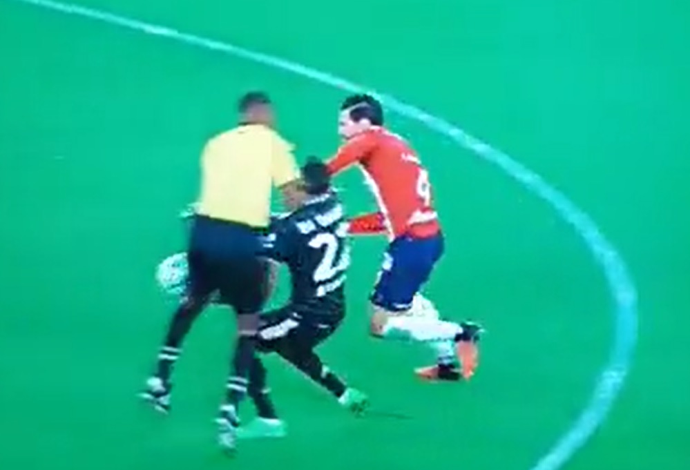 Di Maria si scontra con l'arbitro, i tifosi: «Solo così lo fermate» - VIDEO 36 Di Maria 1