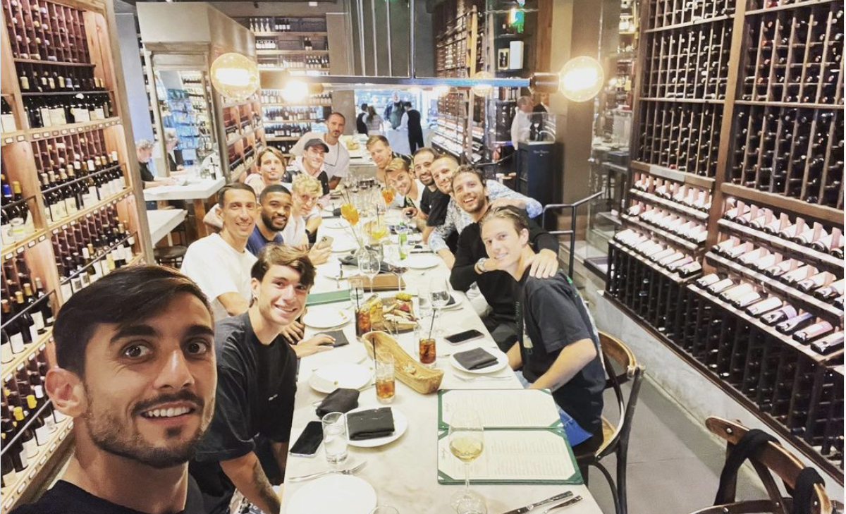 Juventus, cena di squadra e siparietto: Perin scherza con Locatelli 36 Schermata 2022 07 27 alle 23.36.00 e1658957864605