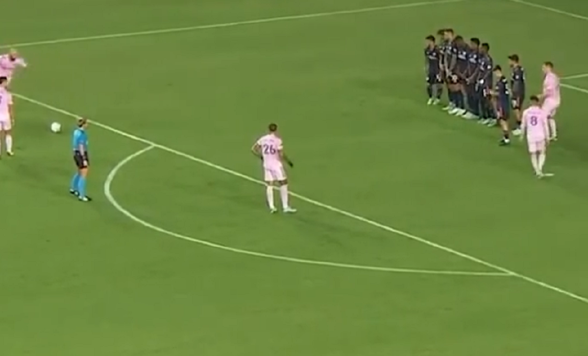 Higuain da urlo! VIDEO virale, la punizione dell'ex Juve è incredibile 36 higuain 1