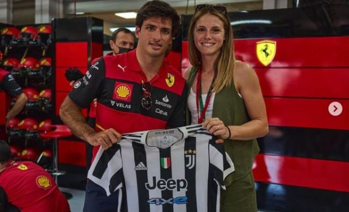 Gp Francia, Salvai fa visita alla Ferrari: foto con Leclerc e Sainz 36 sainz salvai e1658664887862