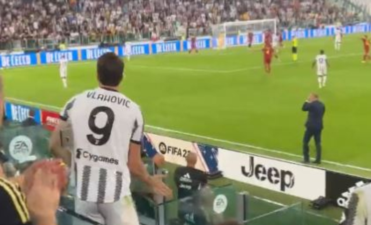 Vlahovic leader e tifoso: il gesto in panchina nel finale di Juve Roma. Retroscena - VIDEO 36 Cattura 1 5
