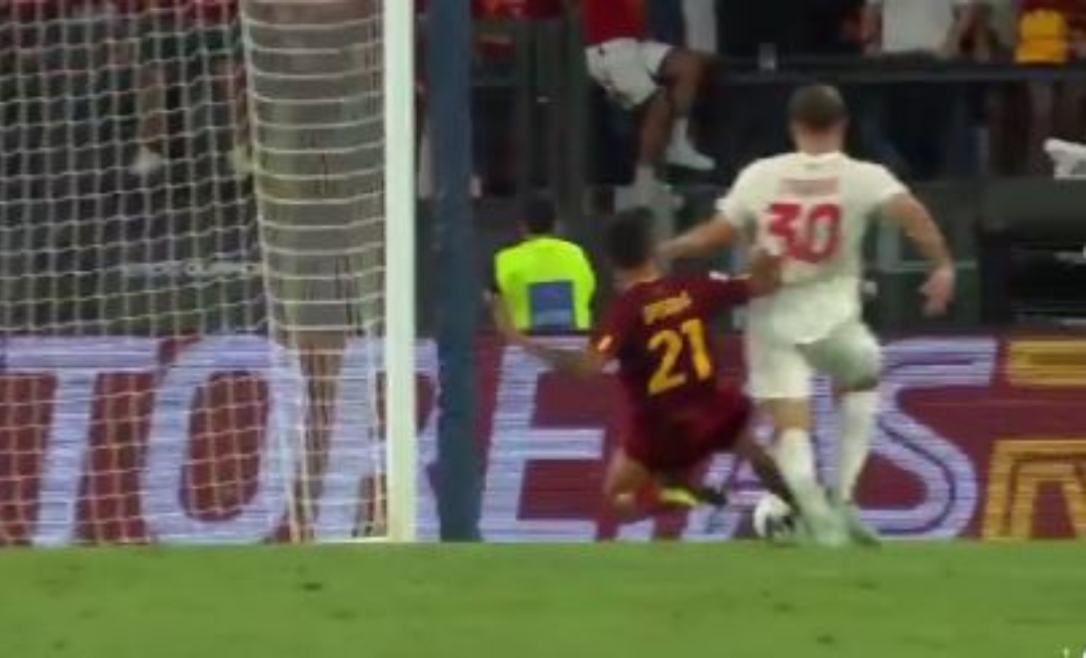 Doppietta Dybala: l'ex Juve si prende di forza la seconda rete in giallorosso - VIDEO 36 Cattura 2 3